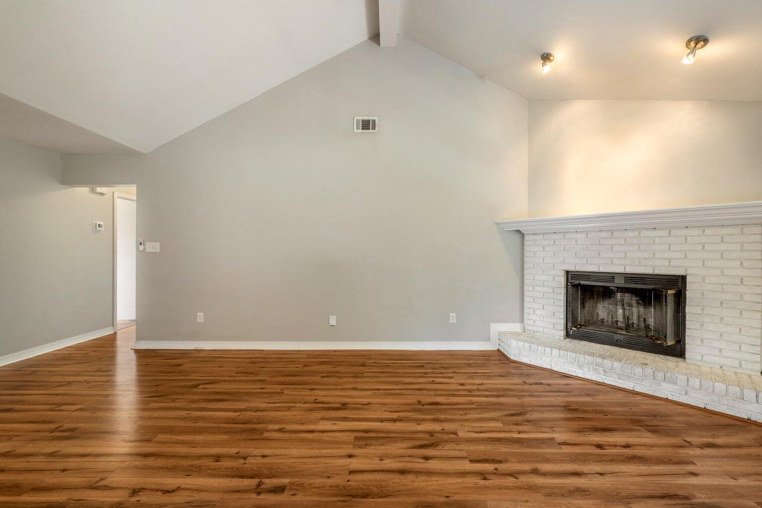 FOX DEN VILLAGES - Residential Lease