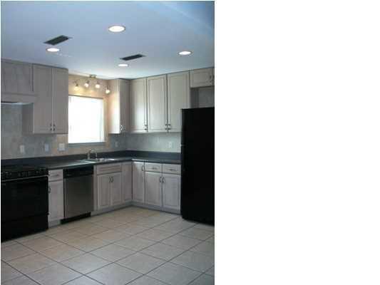 SANDALWOOD MANOR 1ST ADDN - Residential Lease