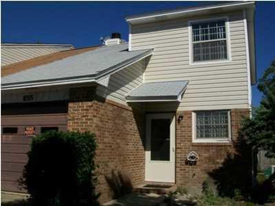 This spacious Destin townhome includes two bedrooms and two and half bathrooms. You'll enjoy the tile in the living areas and the carpet in each of the bedrooms. Ceilings fans will keep you cool during those long summer days and the fireplace warm on those cool winter nights! The backyard is fenced and includes a open patio; pets are negotiable. Call to view this charming Destin rental home today!