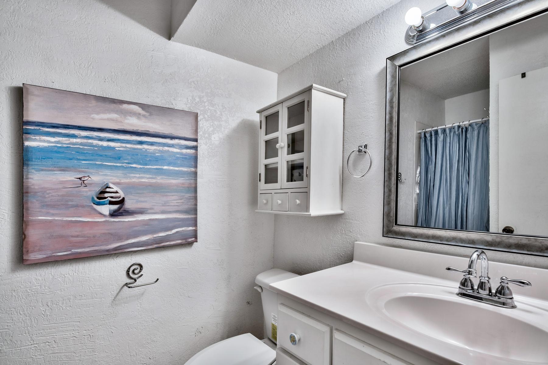 TRADEWIND CONDOS - Residential