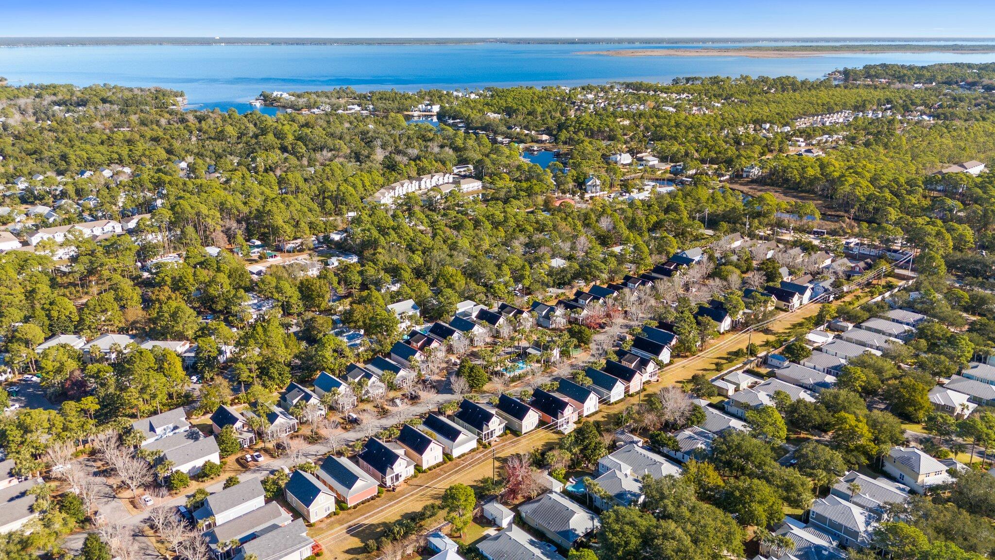 BUNGALOS AT SANDESTIN - Residential