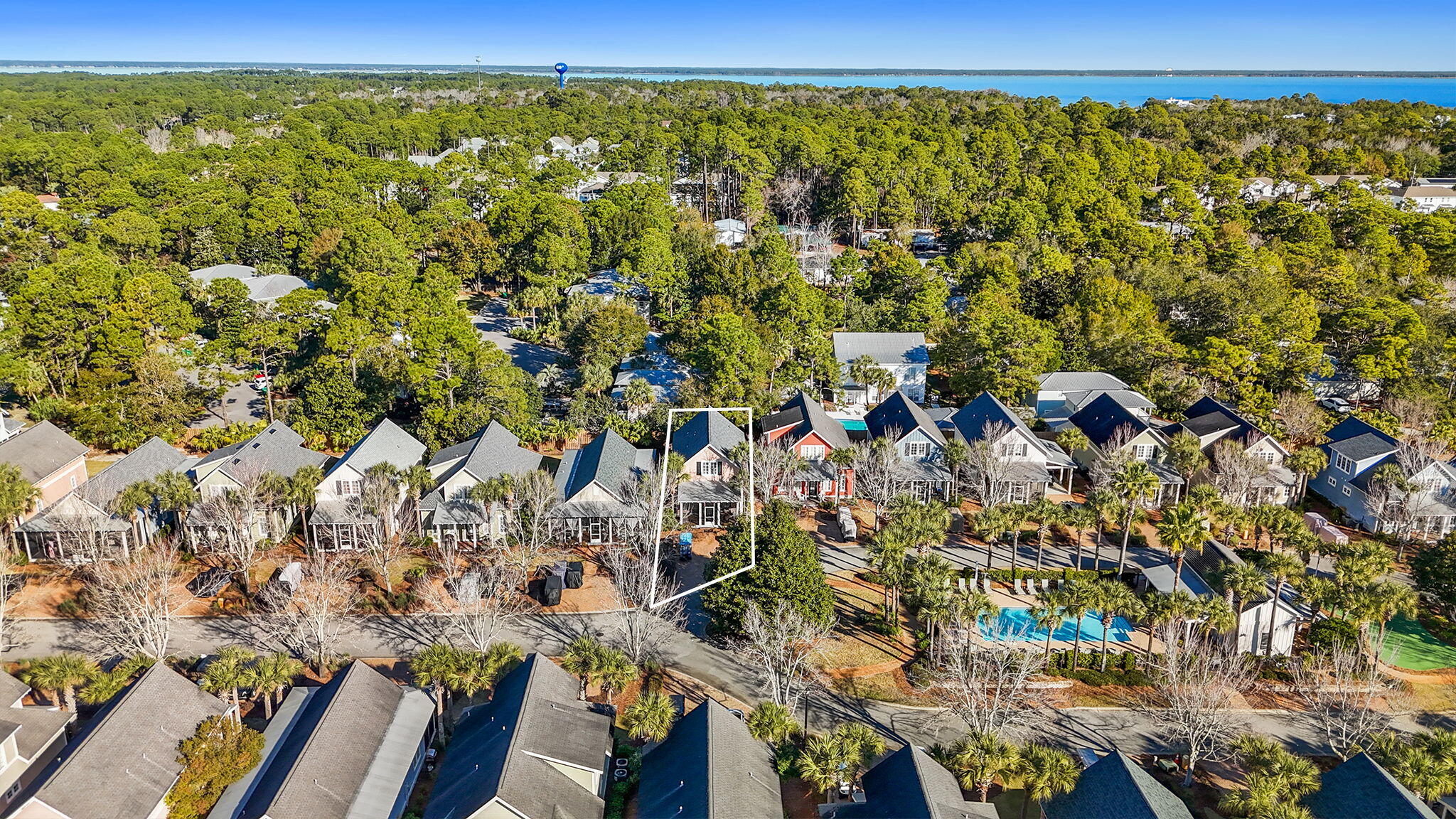 BUNGALOS AT SANDESTIN - Residential