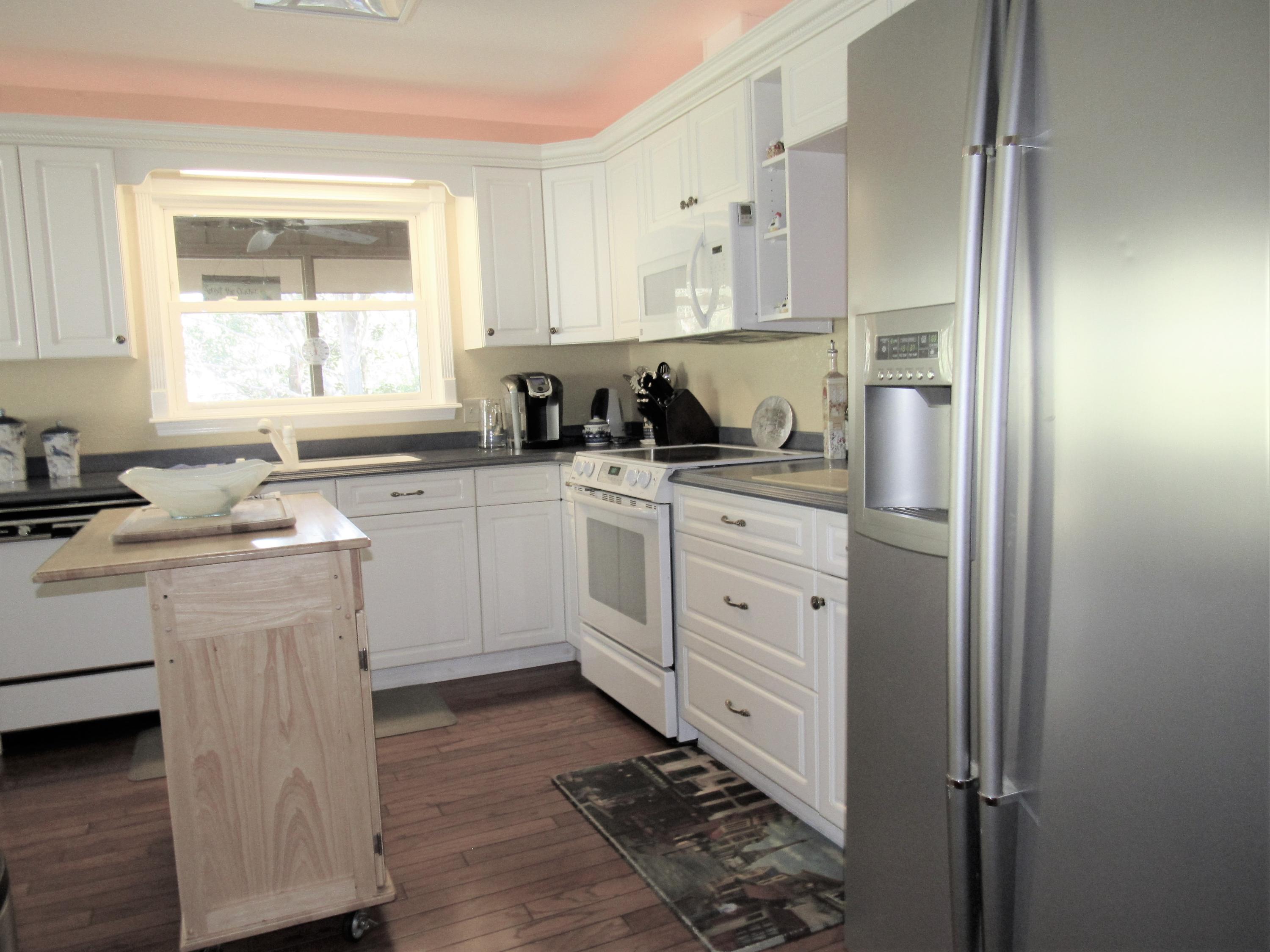 ROCKY BAYOU COUNTRY CLUB ESTATES 1 - Residential