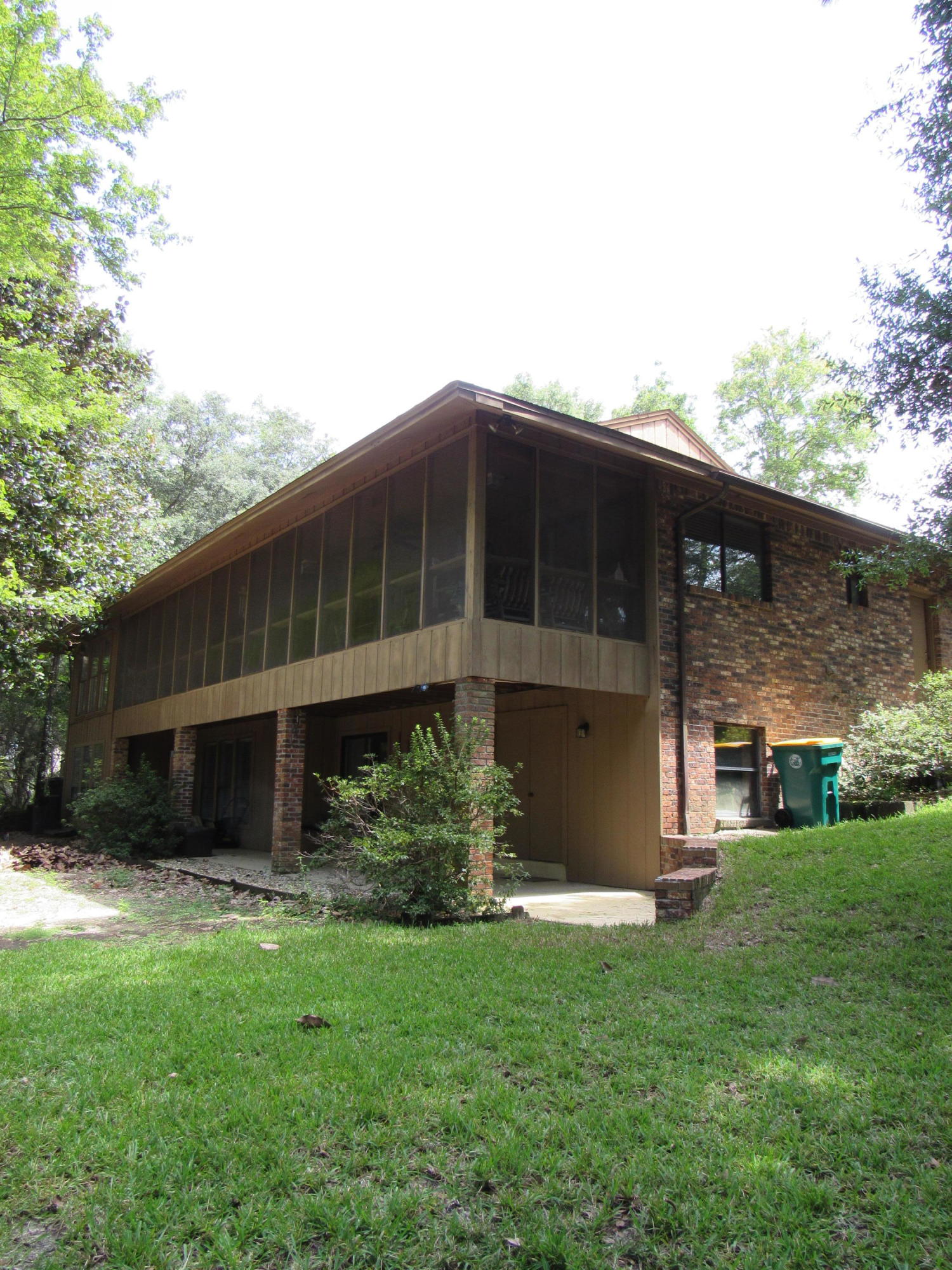 ROCKY BAYOU COUNTRY CLUB ESTATES 1 - Residential