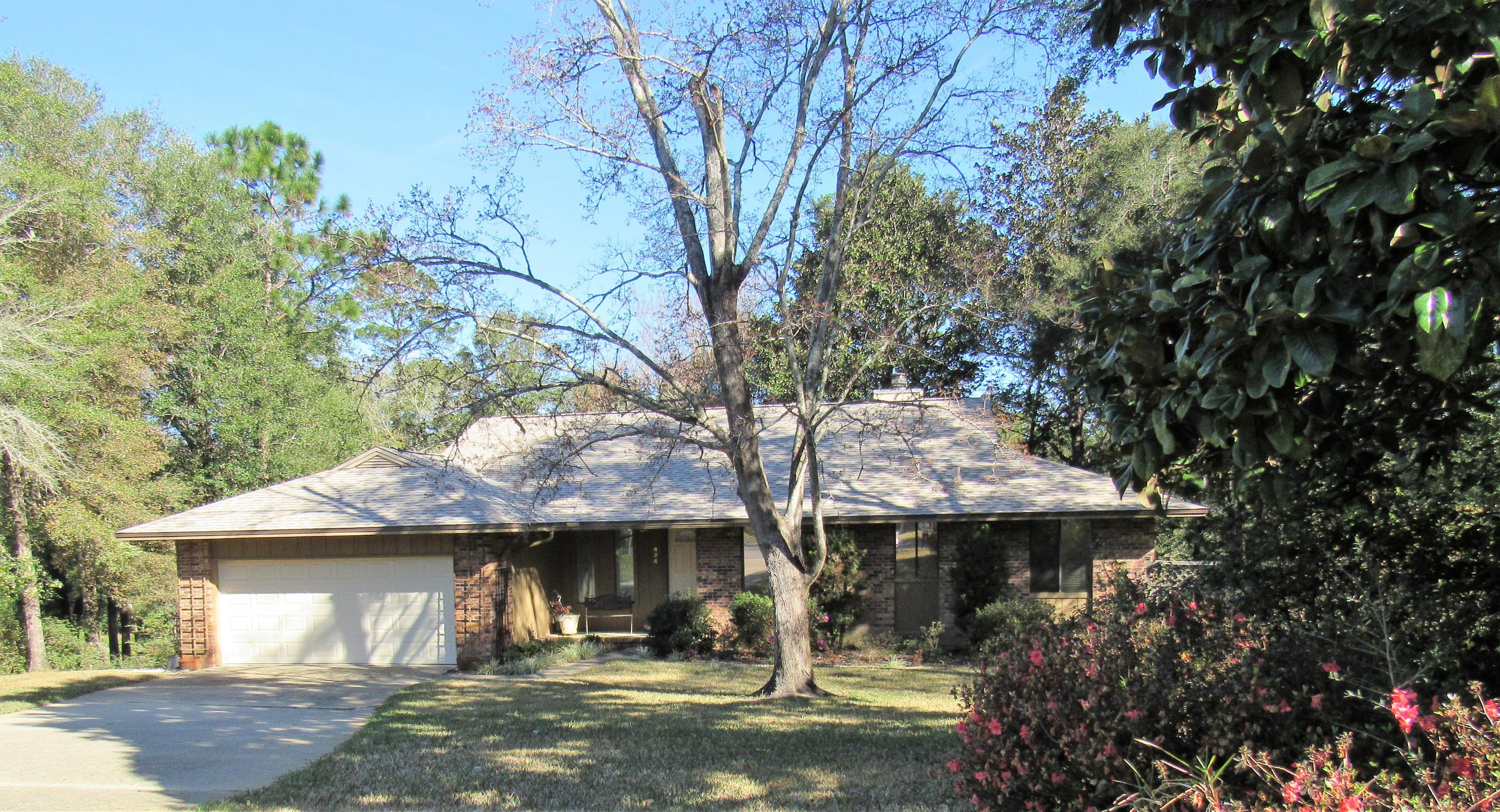 ROCKY BAYOU COUNTRY CLUB ESTATES 1 - Residential