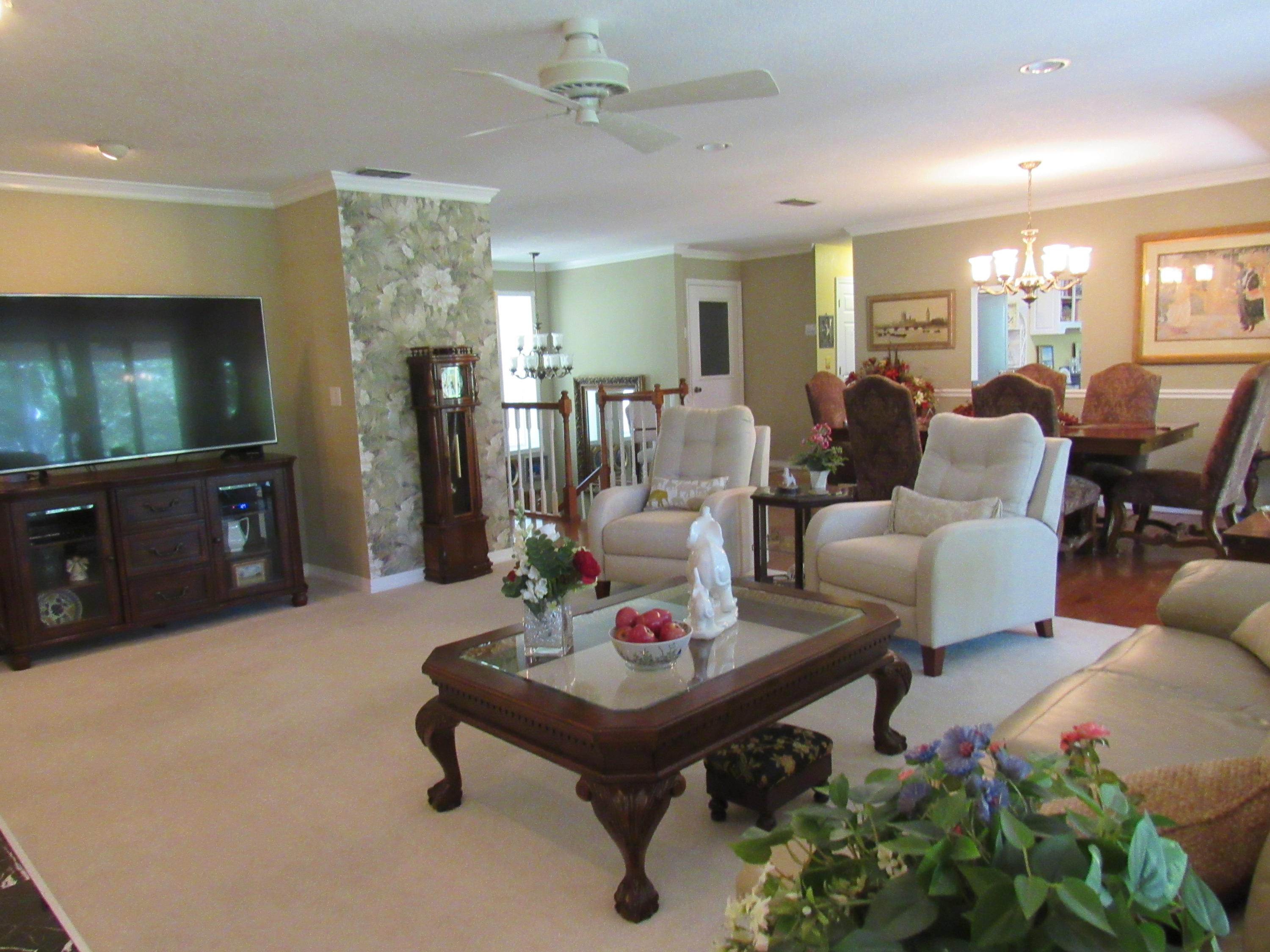 ROCKY BAYOU COUNTRY CLUB ESTATES 1 - Residential