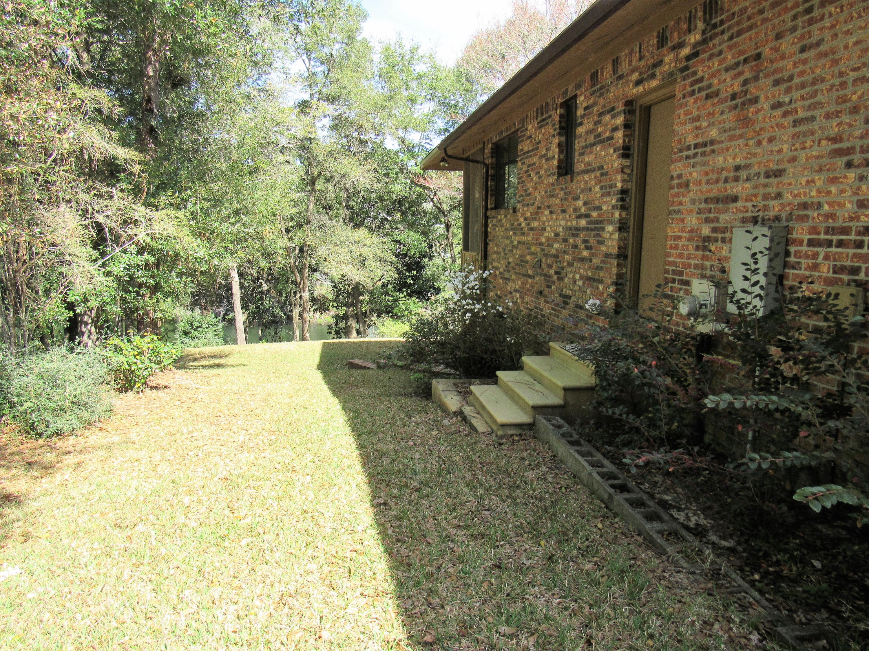 ROCKY BAYOU COUNTRY CLUB ESTATES 1 - Residential