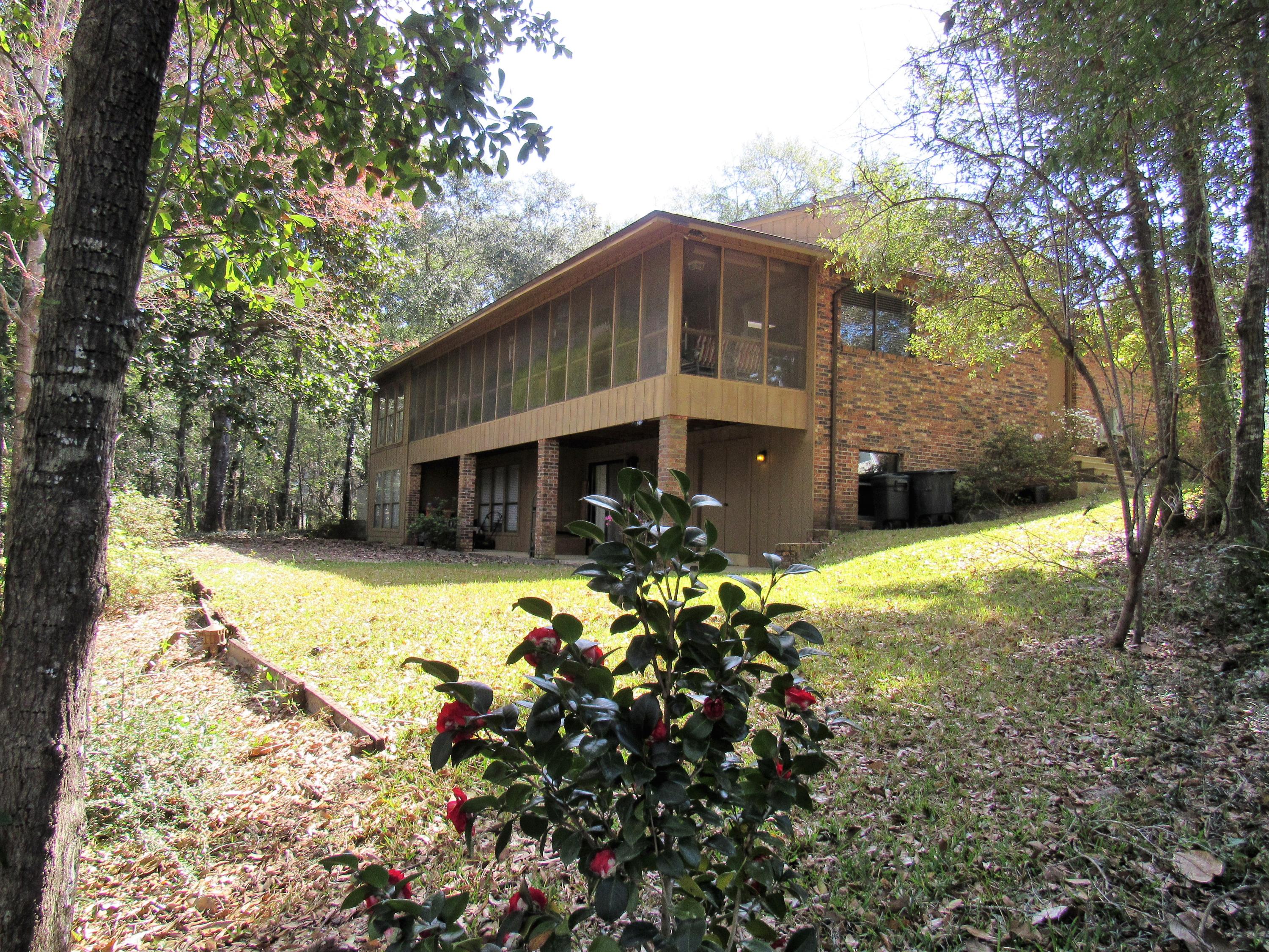 ROCKY BAYOU COUNTRY CLUB ESTATES 1 - Residential