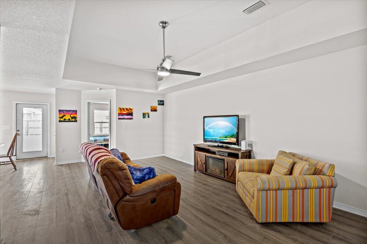 GARDEN CITY - Residential