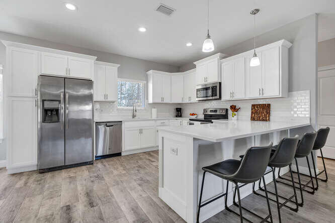 CRESCENT SHORES - Residential