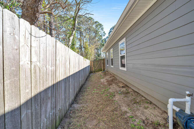 CRESCENT SHORES - Residential