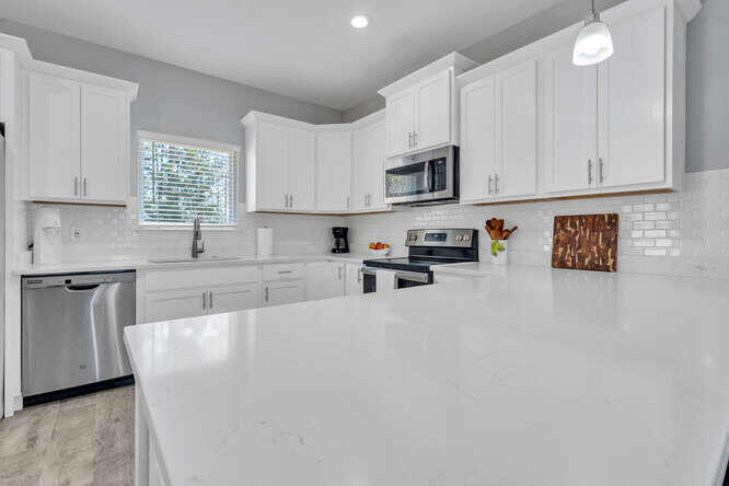 CRESCENT SHORES - Residential