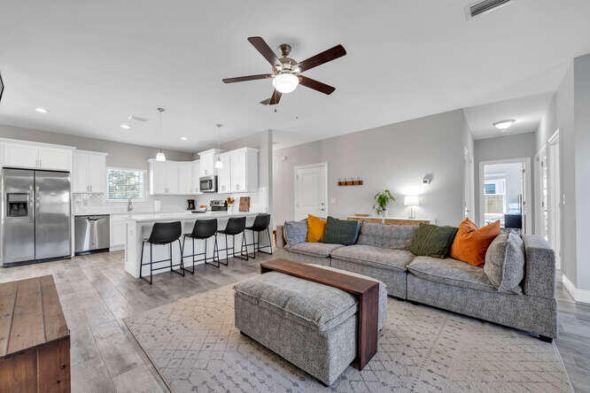 CRESCENT SHORES - Residential