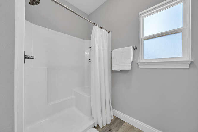 CRESCENT SHORES - Residential