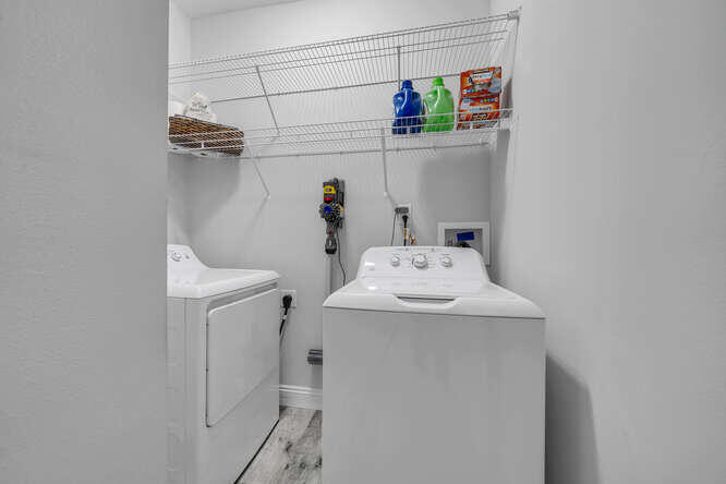 CRESCENT SHORES - Residential