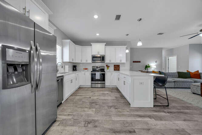 CRESCENT SHORES - Residential