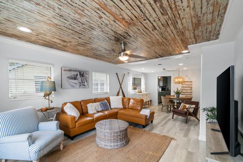 522 E 4th Street Port St. Joe FL 32456