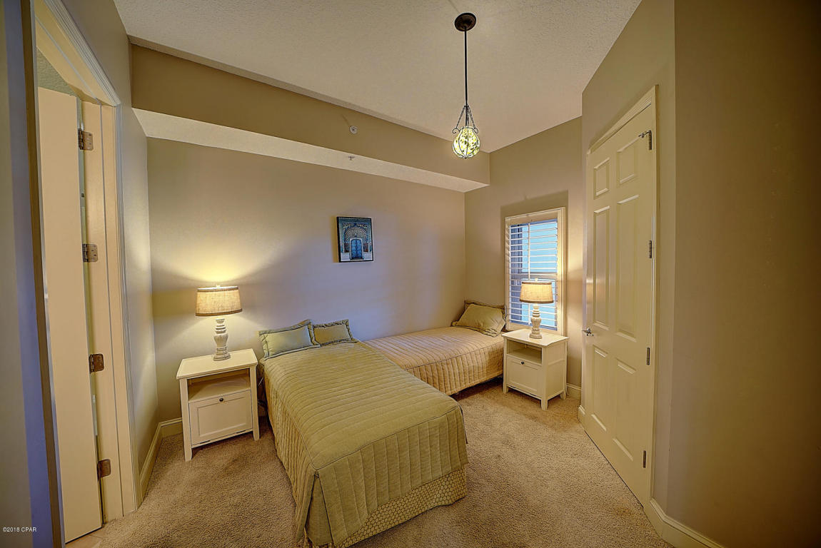 ALEXANDER AT PALM COURT - Residential