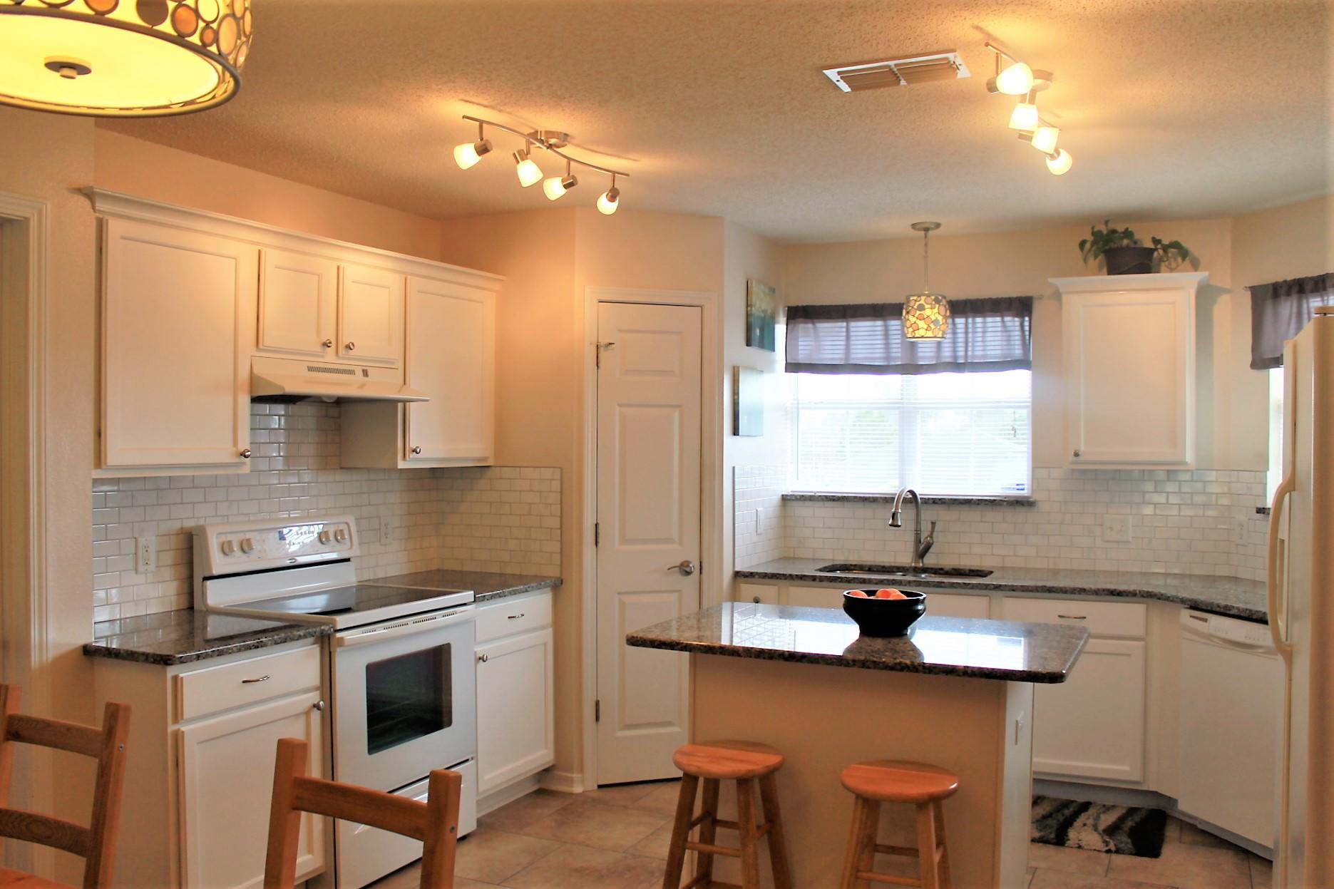 COUNTRYVIEW ESTATES 10TH ADDN - Residential