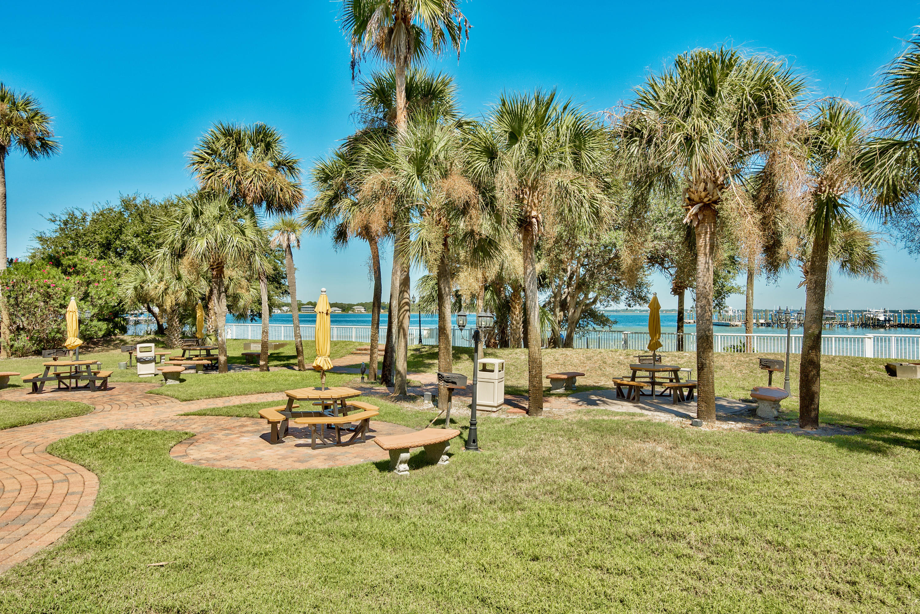 DESTIN WEST BEACH & BAY RESORT-GULFSIDE - Residential