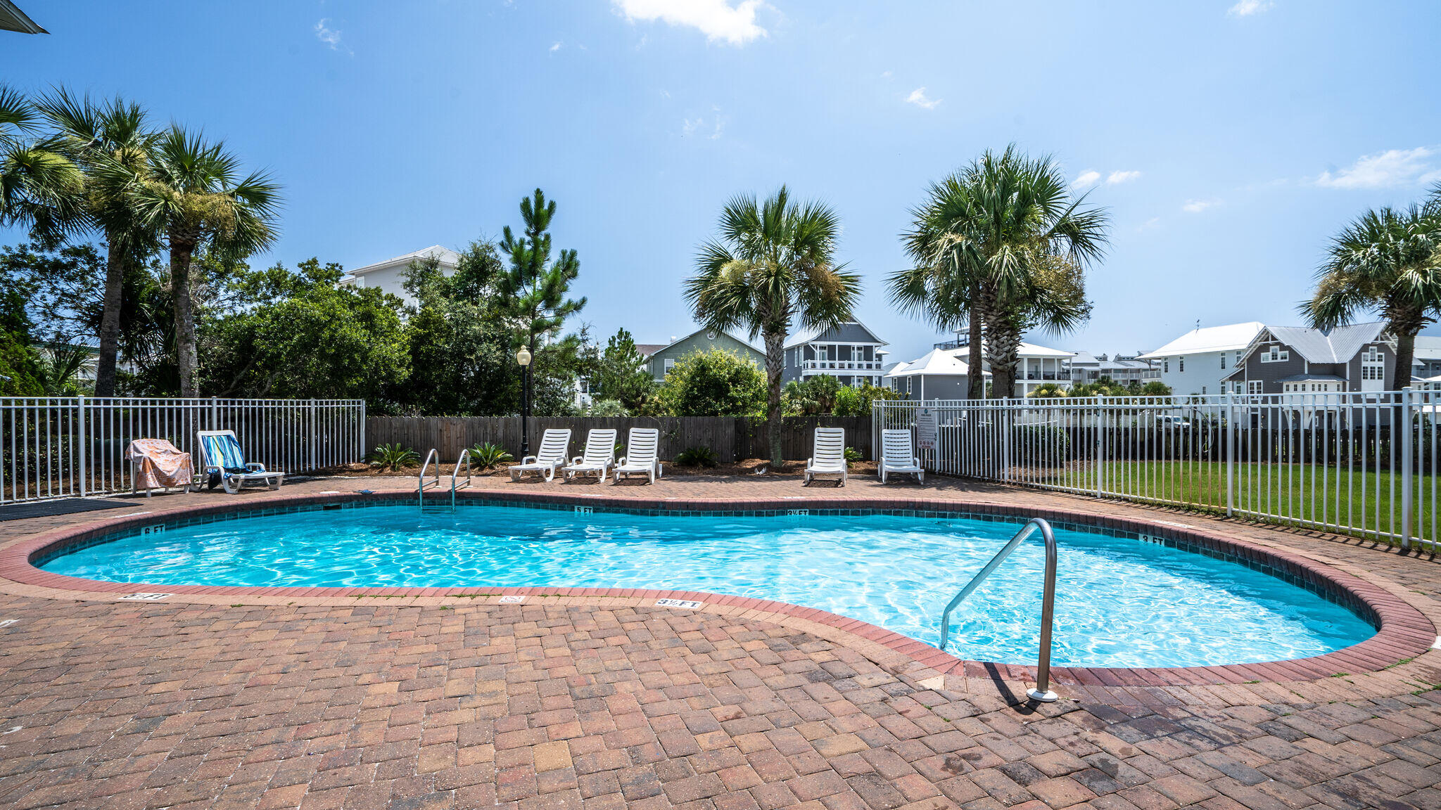 BEACHSIDE VILLAS CONDO - Residential