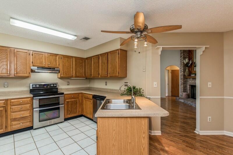 MEADOW WOODS - Residential