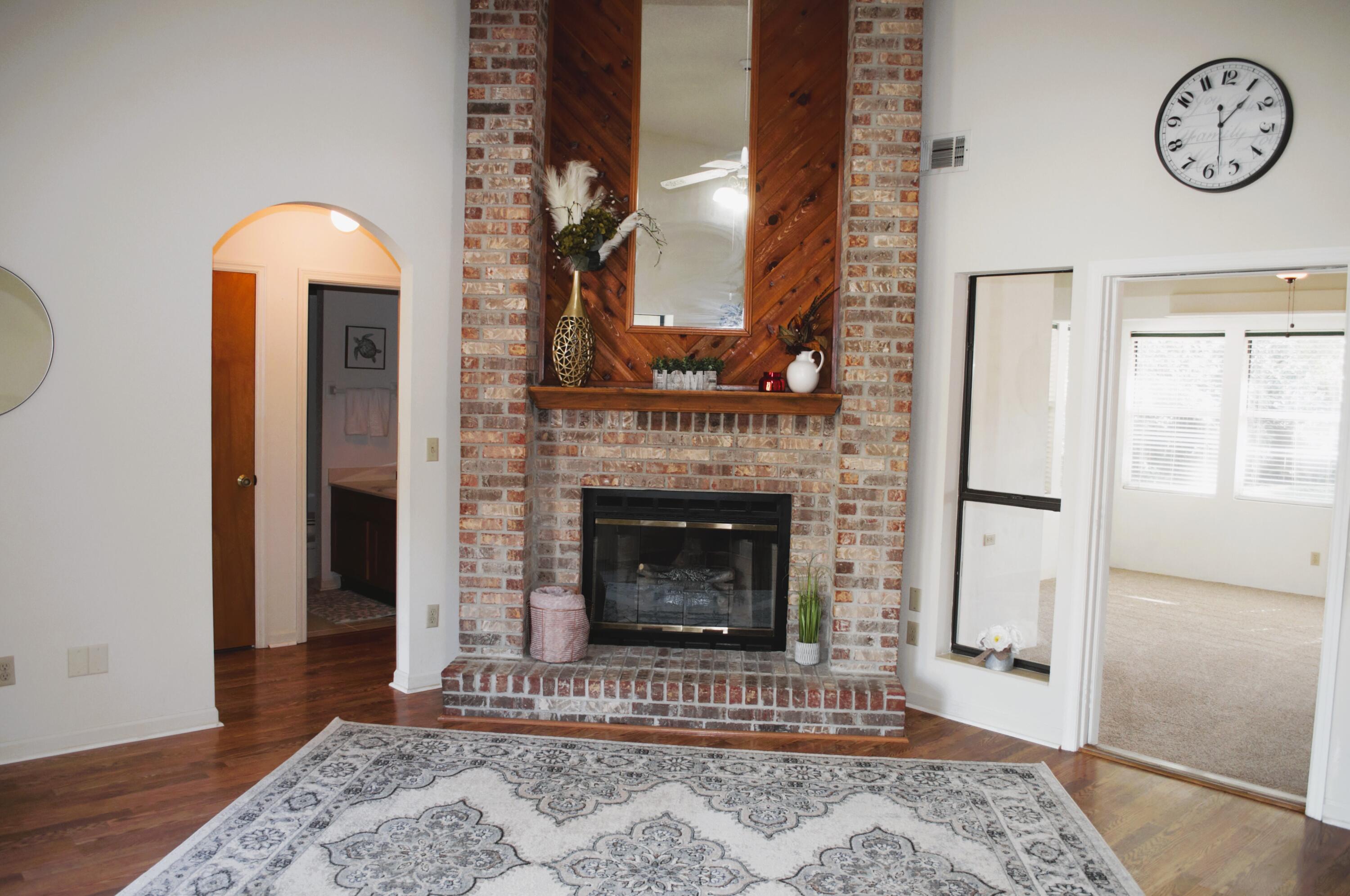 MEADOW WOODS - Residential