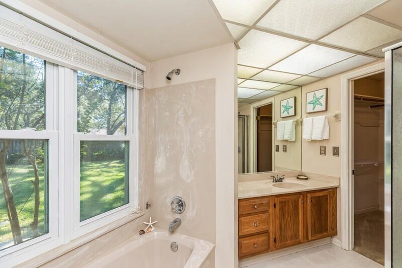 MEADOW WOODS - Residential