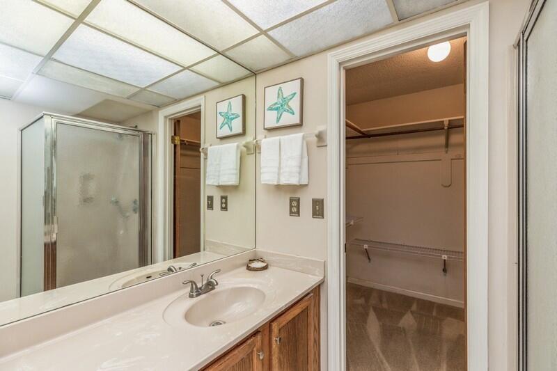MEADOW WOODS - Residential