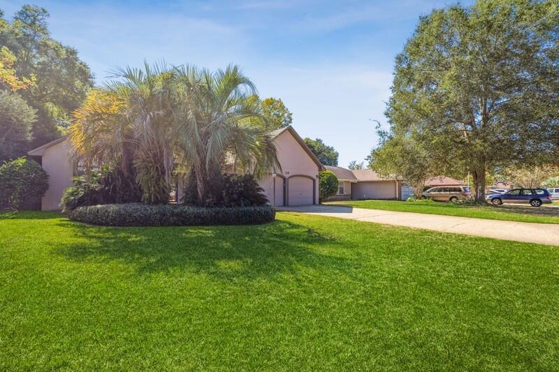 MEADOW WOODS - Residential