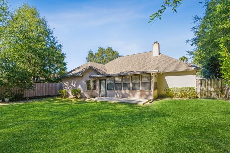 MEADOW WOODS - Residential