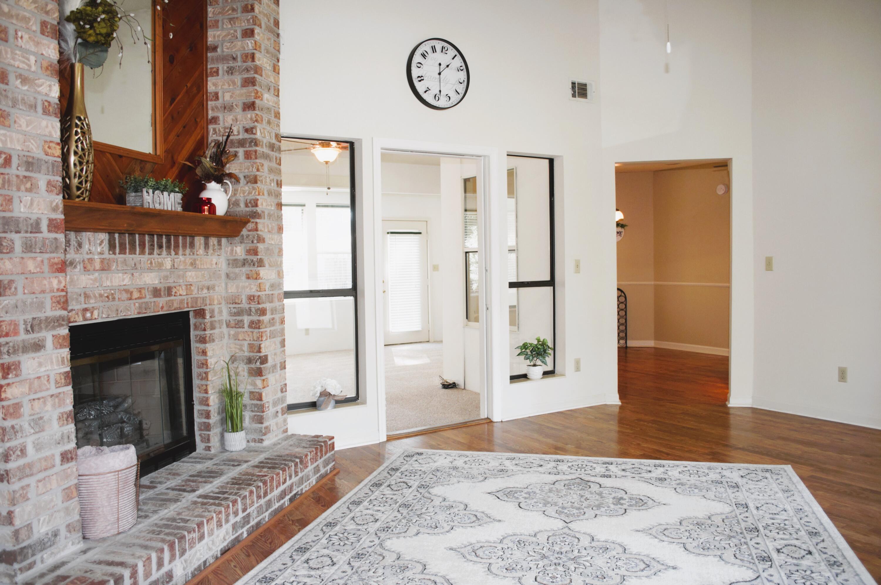 MEADOW WOODS - Residential