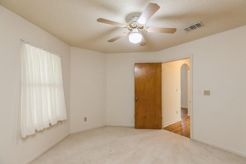 MEADOW WOODS - Residential