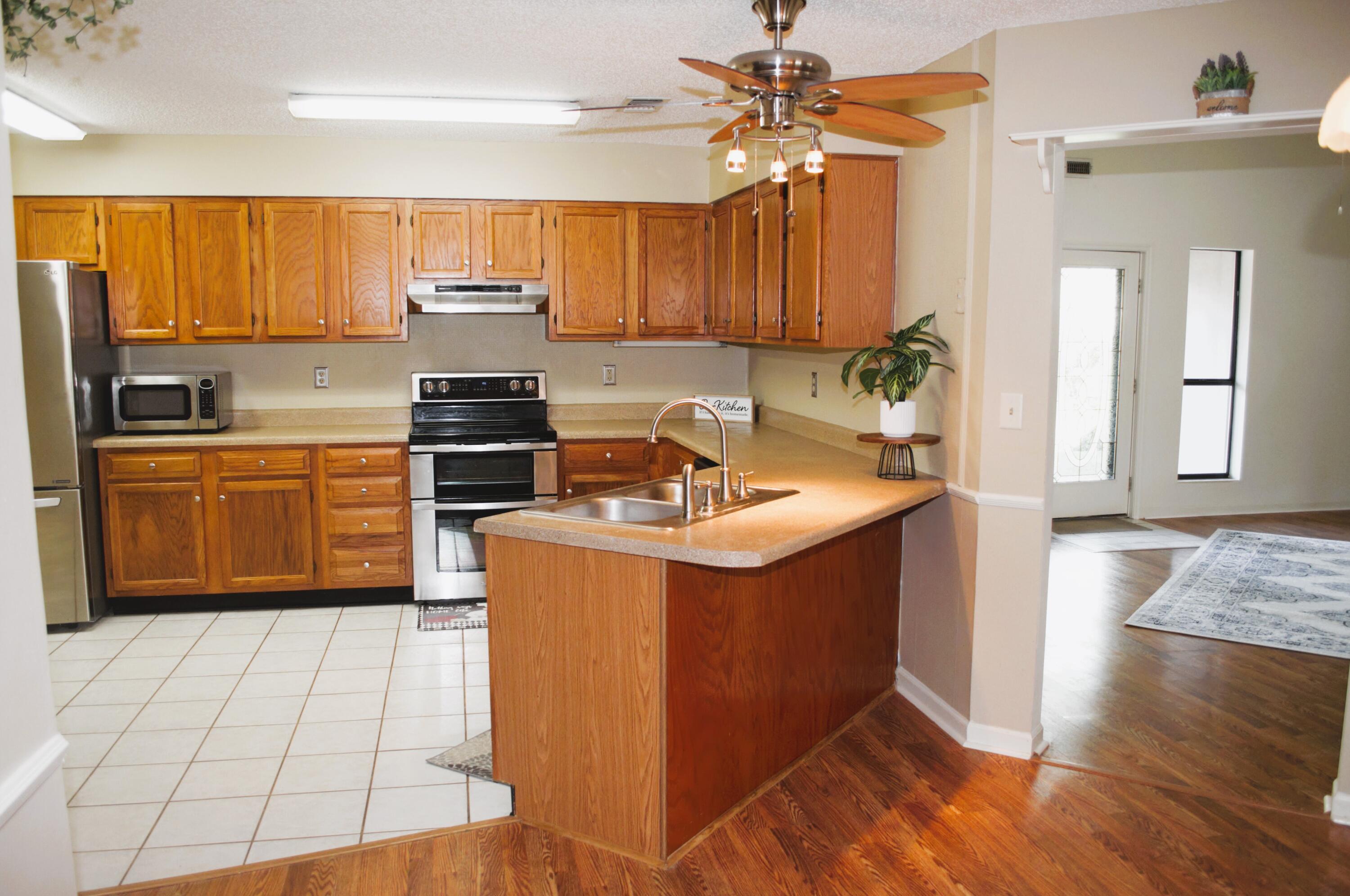MEADOW WOODS - Residential