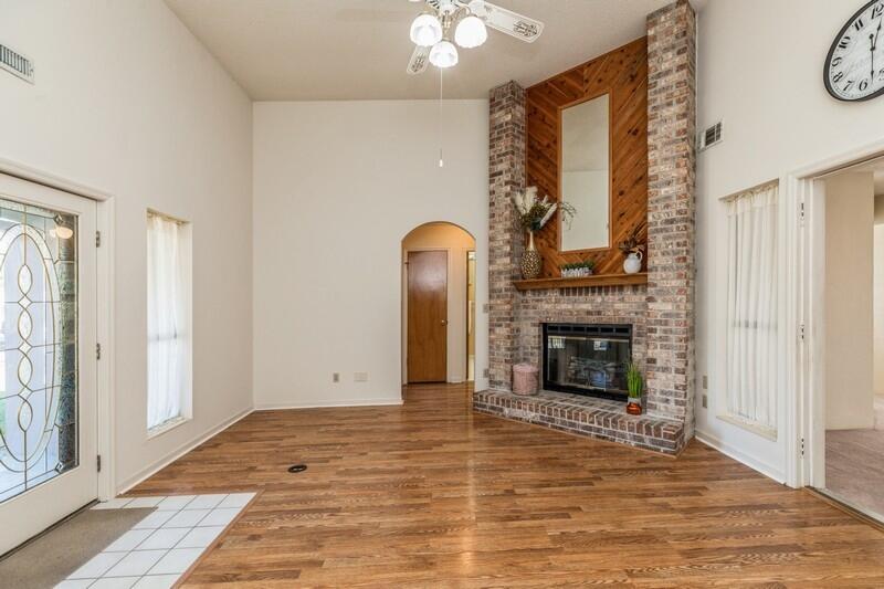 MEADOW WOODS - Residential