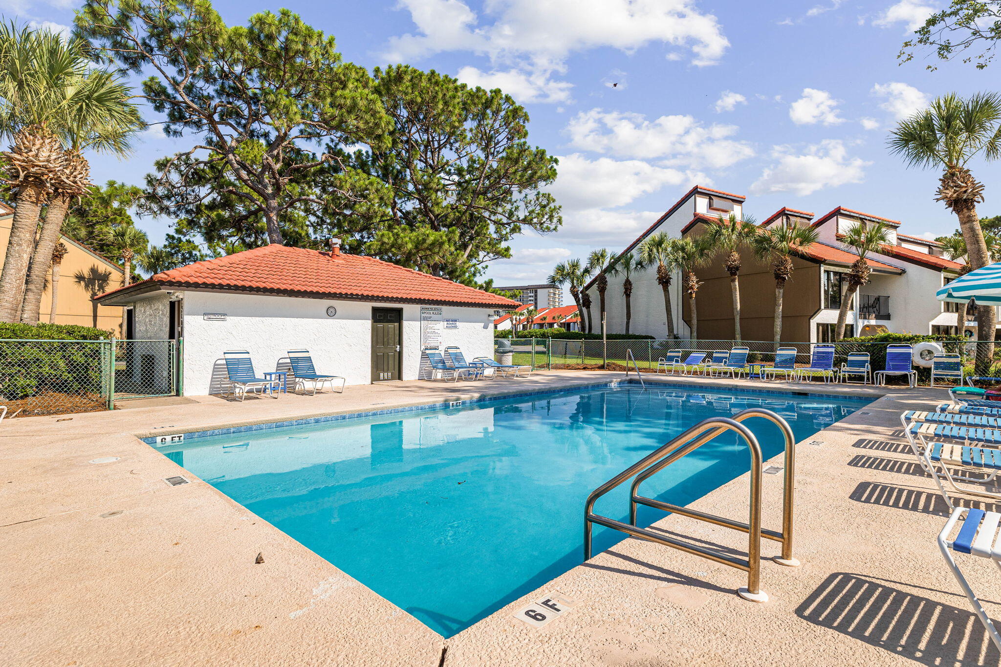 Edgewater Golf Villas V-B - Residential