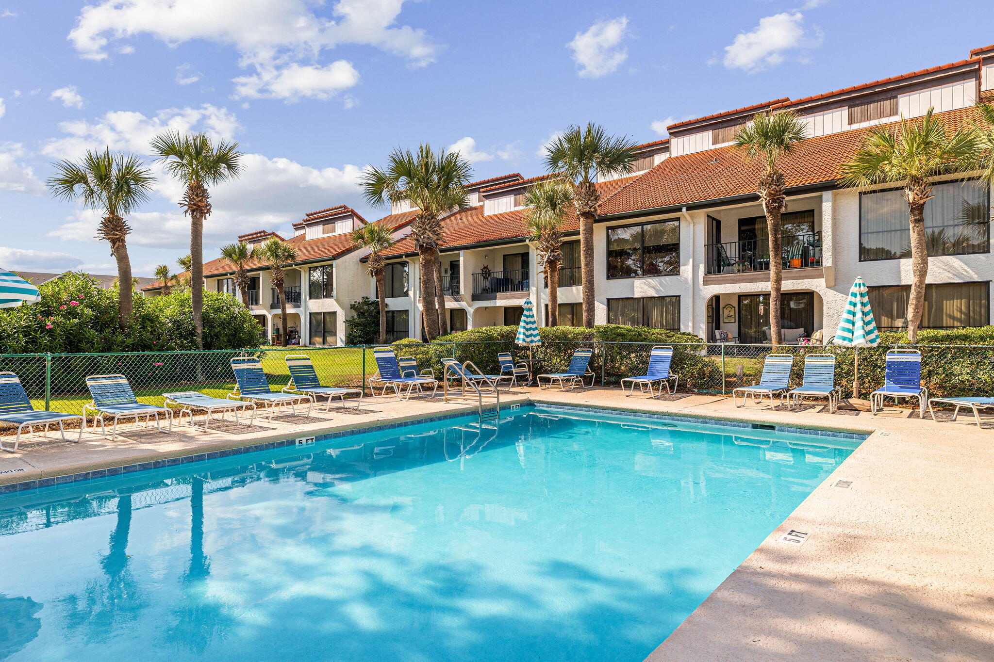 Edgewater Golf Villas V-B - Residential