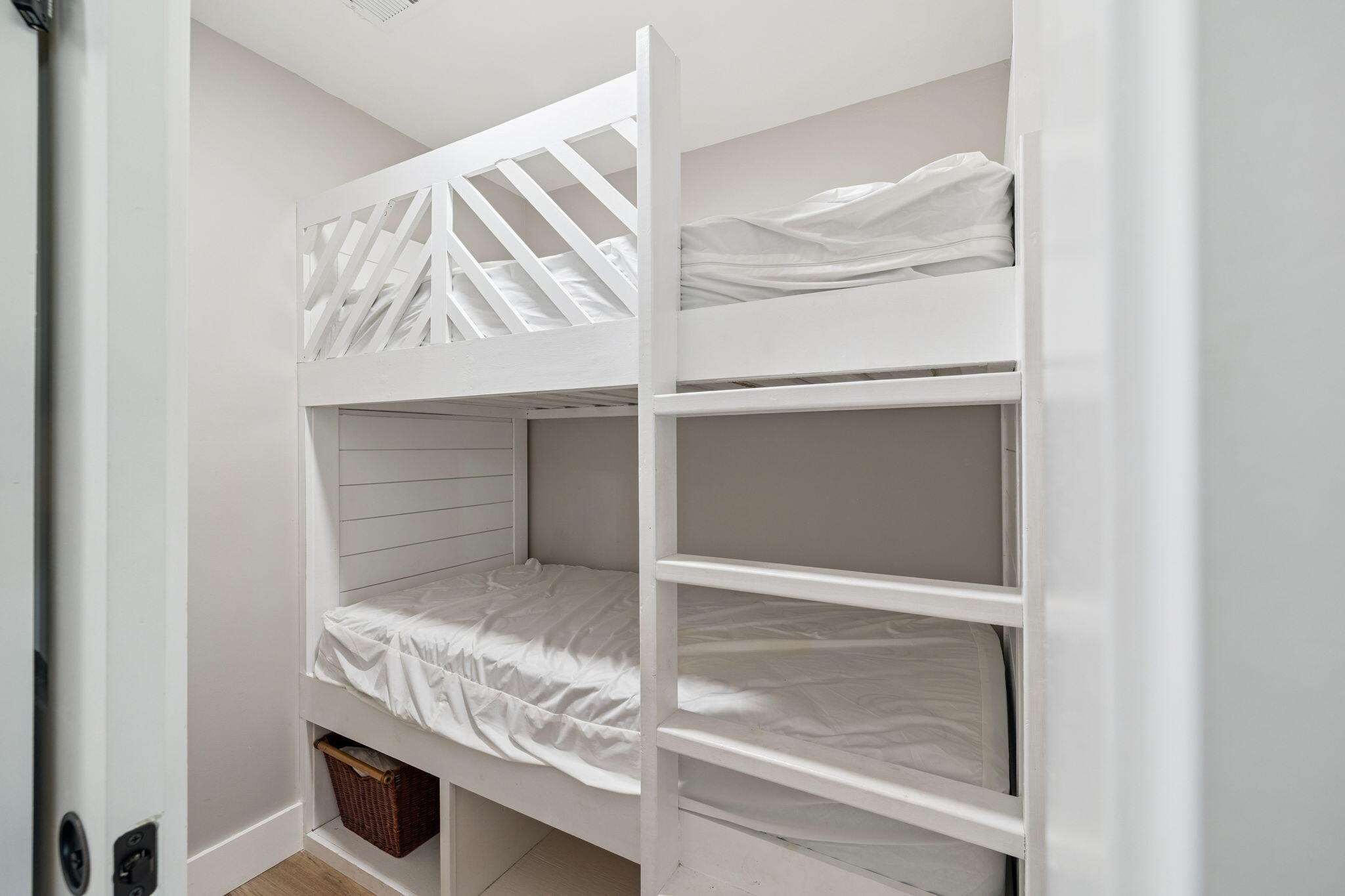 Edgewater Golf Villas V-B - Residential