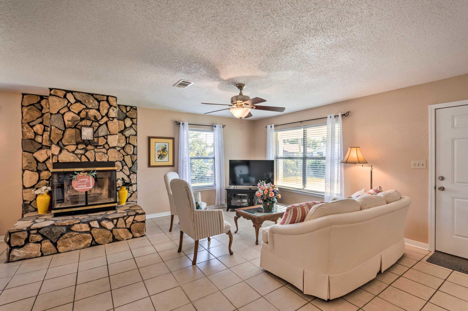 SANTA ROSA SHORES 3RD ADDN - Residential Lease