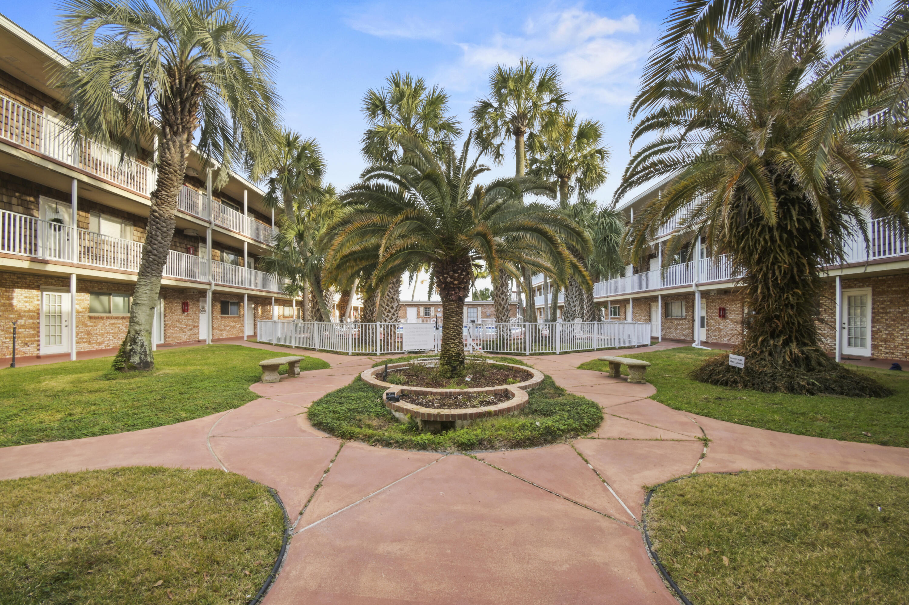 Pensacola Scenic Arms Condominium - Residential