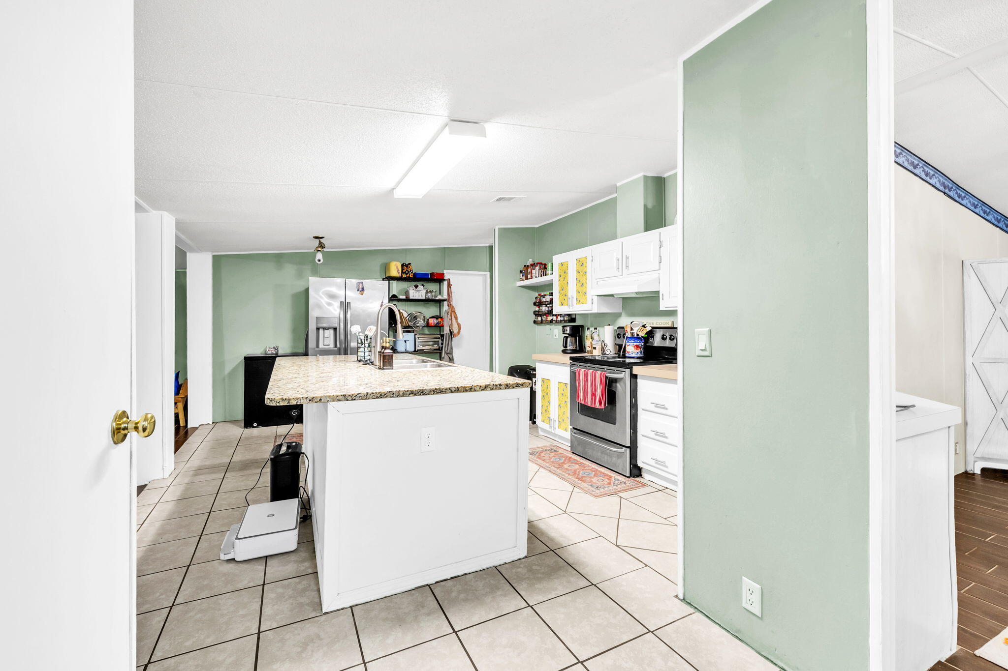 (LOT 6 BLK D MALLET PINES S/D UNREC) DESC AS: COM @ THE NW/C OF SEC 35; E 369.36FT ALONG SEC LINE, - Residential