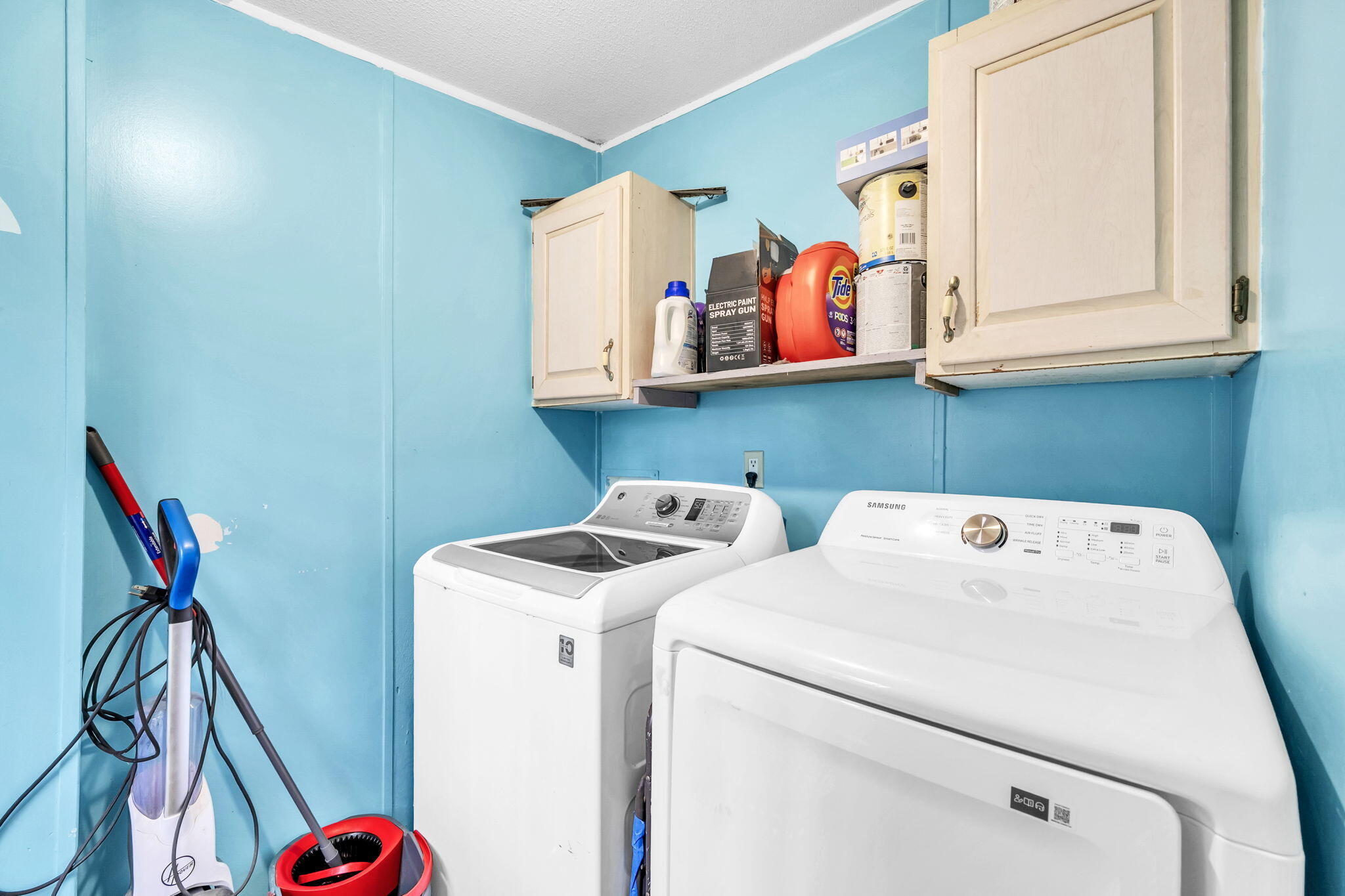 (LOT 6 BLK D MALLET PINES S/D UNREC) DESC AS: COM @ THE NW/C OF SEC 35; E 369.36FT ALONG SEC LINE, - Residential