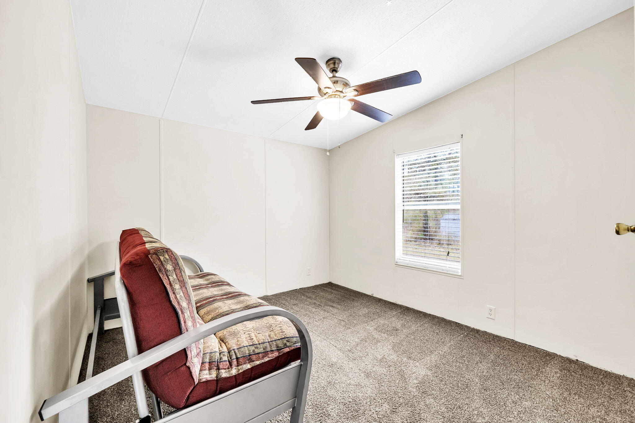 (LOT 6 BLK D MALLET PINES S/D UNREC) DESC AS: COM @ THE NW/C OF SEC 35; E 369.36FT ALONG SEC LINE, - Residential