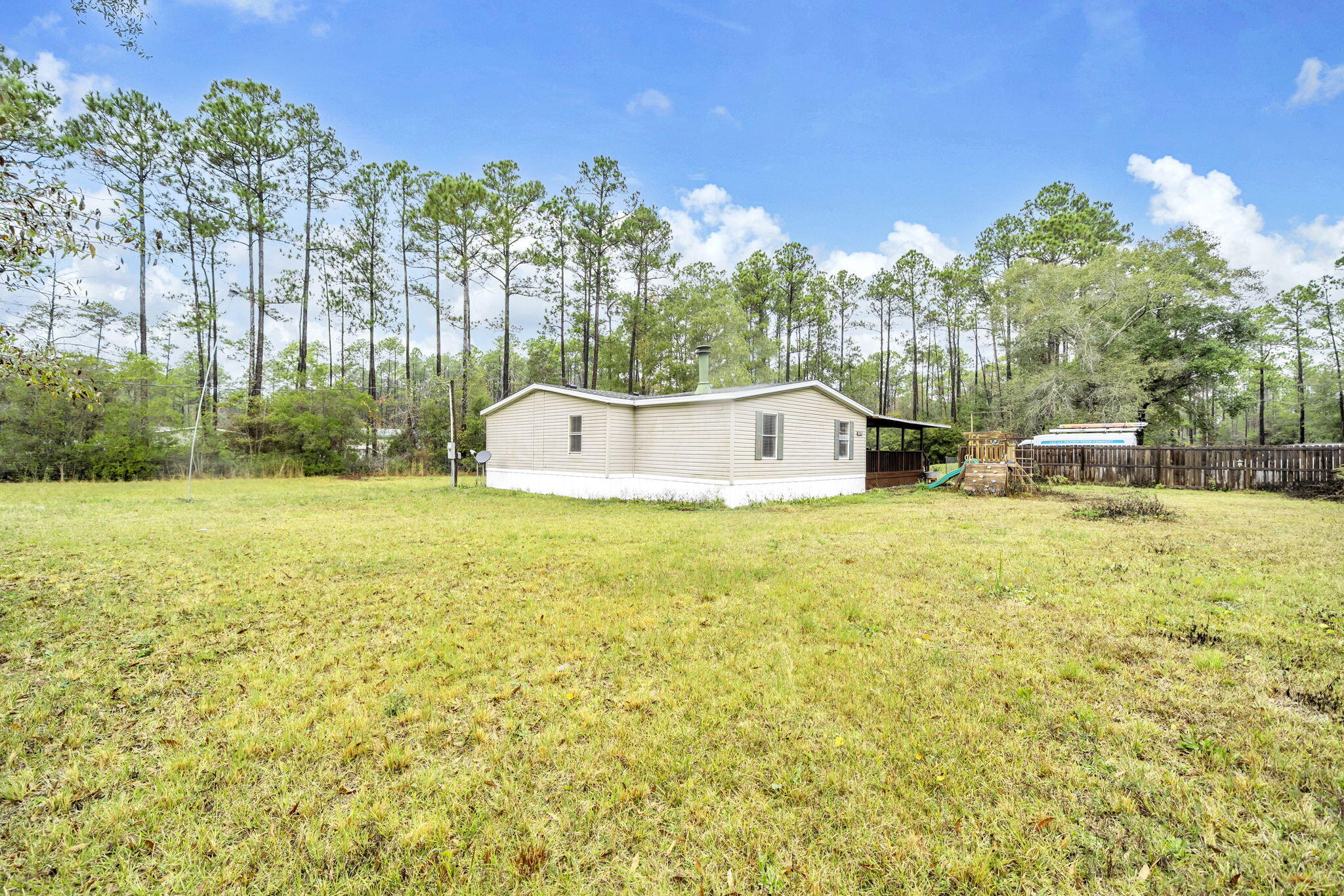 (LOT 6 BLK D MALLET PINES S/D UNREC) DESC AS: COM @ THE NW/C OF SEC 35; E 369.36FT ALONG SEC LINE, - Residential