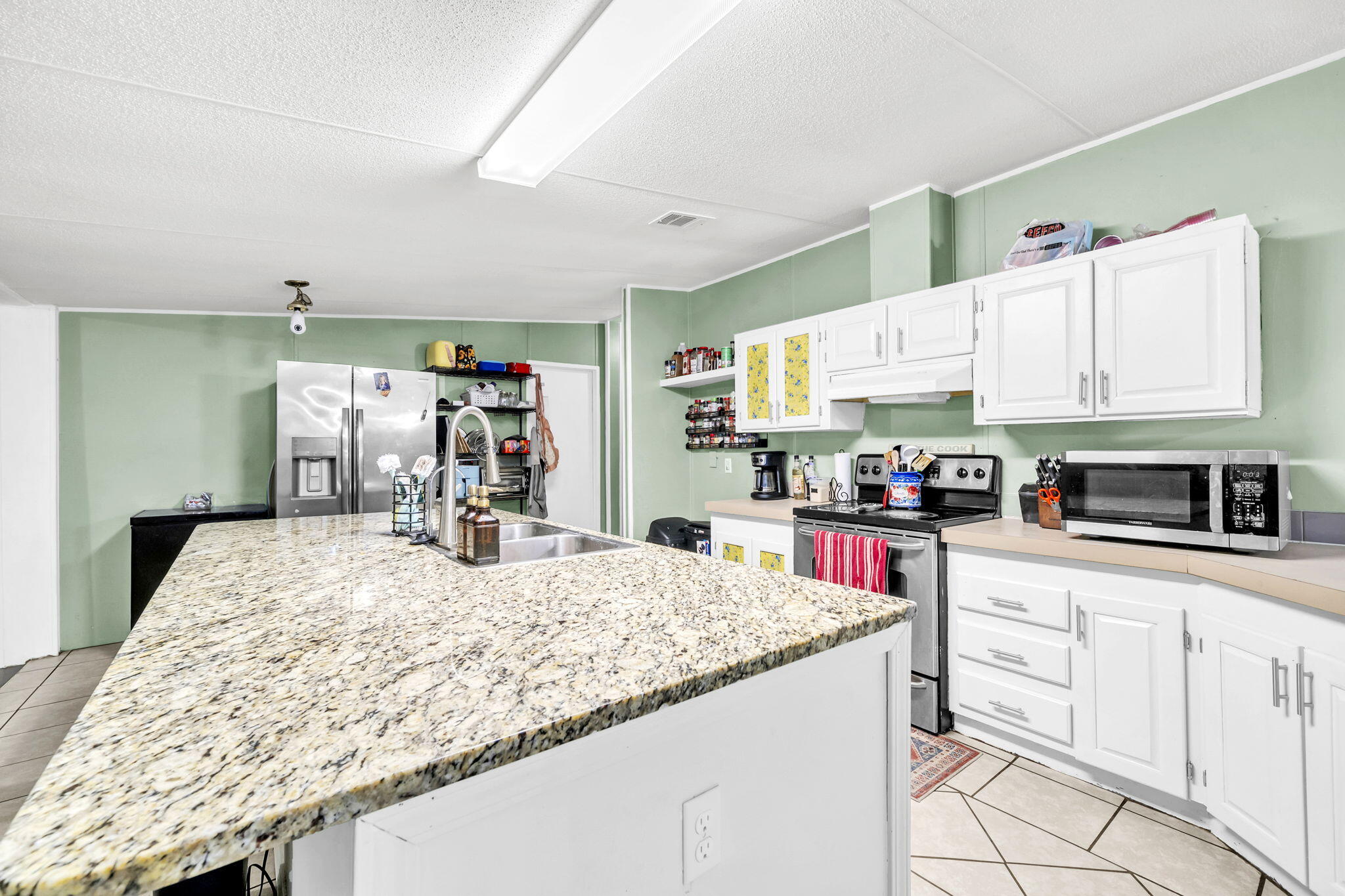 (LOT 6 BLK D MALLET PINES S/D UNREC) DESC AS: COM @ THE NW/C OF SEC 35; E 369.36FT ALONG SEC LINE, - Residential