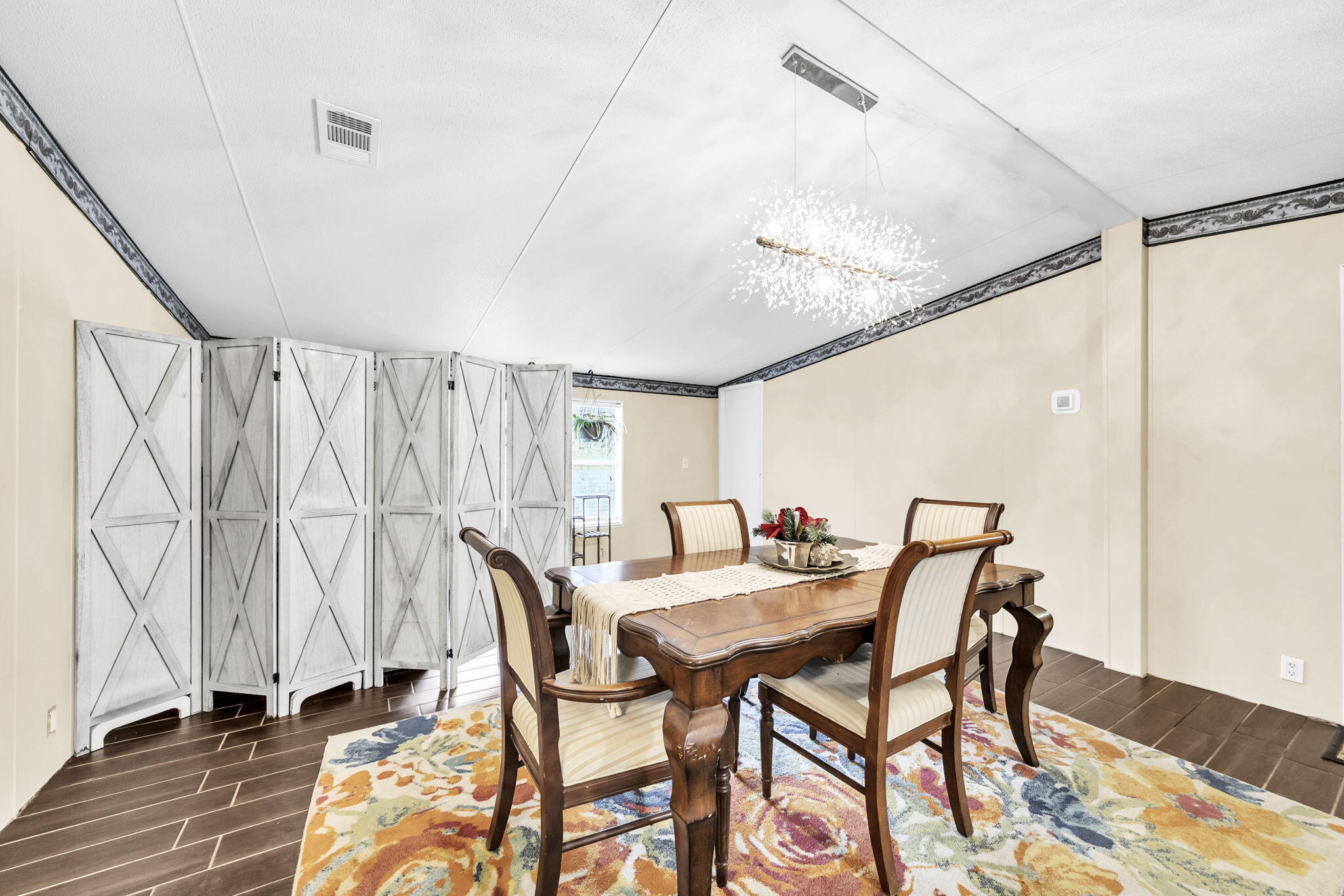 (LOT 6 BLK D MALLET PINES S/D UNREC) DESC AS: COM @ THE NW/C OF SEC 35; E 369.36FT ALONG SEC LINE, - Residential