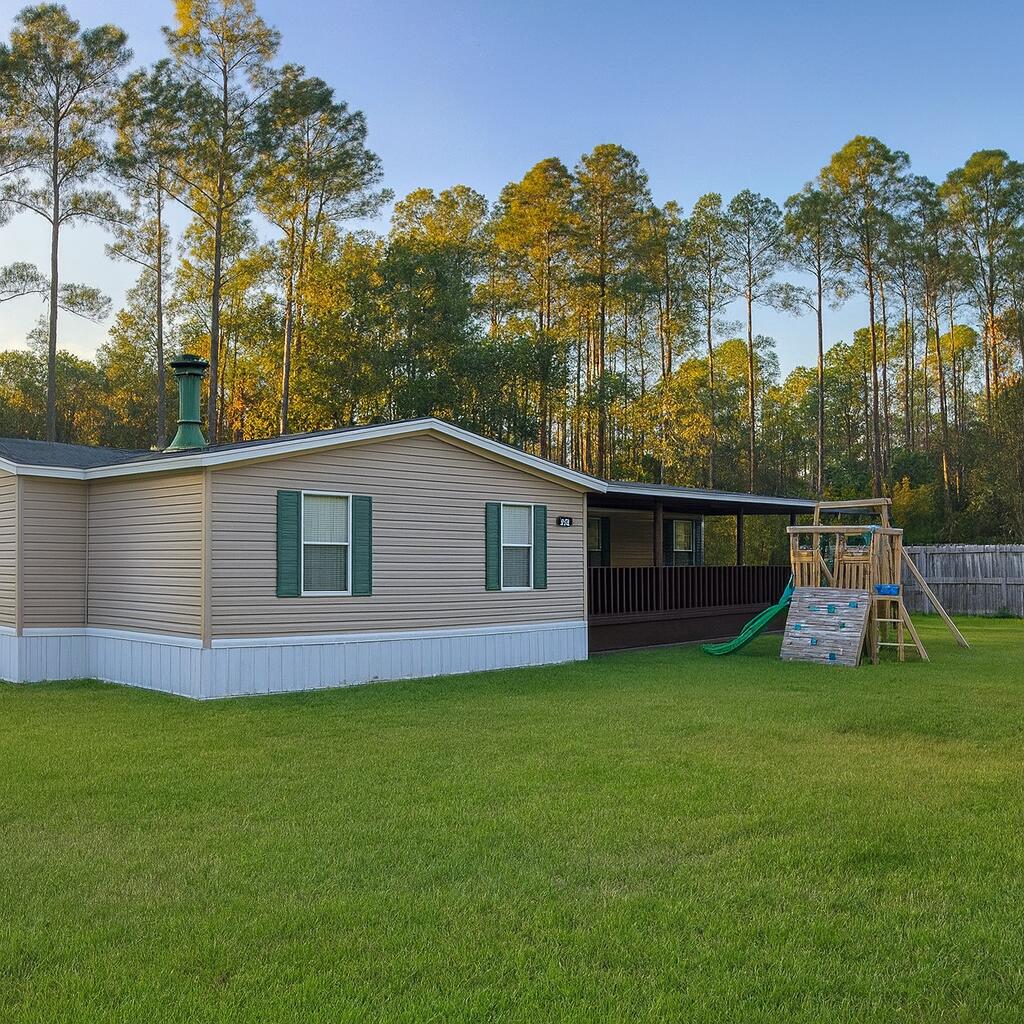 (LOT 6 BLK D MALLET PINES S/D UNREC) DESC AS: COM @ THE NW/C OF SEC 35; E 369.36FT ALONG SEC LINE, - Residential