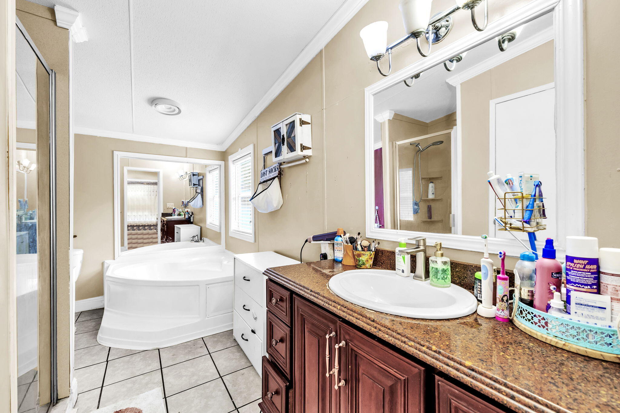 (LOT 6 BLK D MALLET PINES S/D UNREC) DESC AS: COM @ THE NW/C OF SEC 35; E 369.36FT ALONG SEC LINE, - Residential