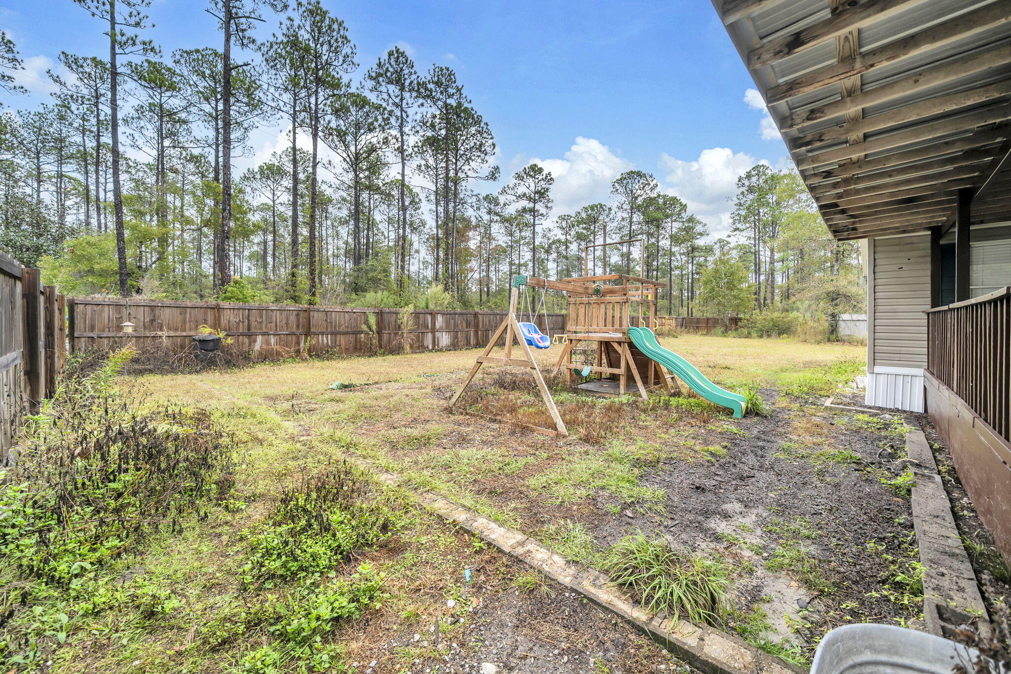 (LOT 6 BLK D MALLET PINES S/D UNREC) DESC AS: COM @ THE NW/C OF SEC 35; E 369.36FT ALONG SEC LINE, - Residential