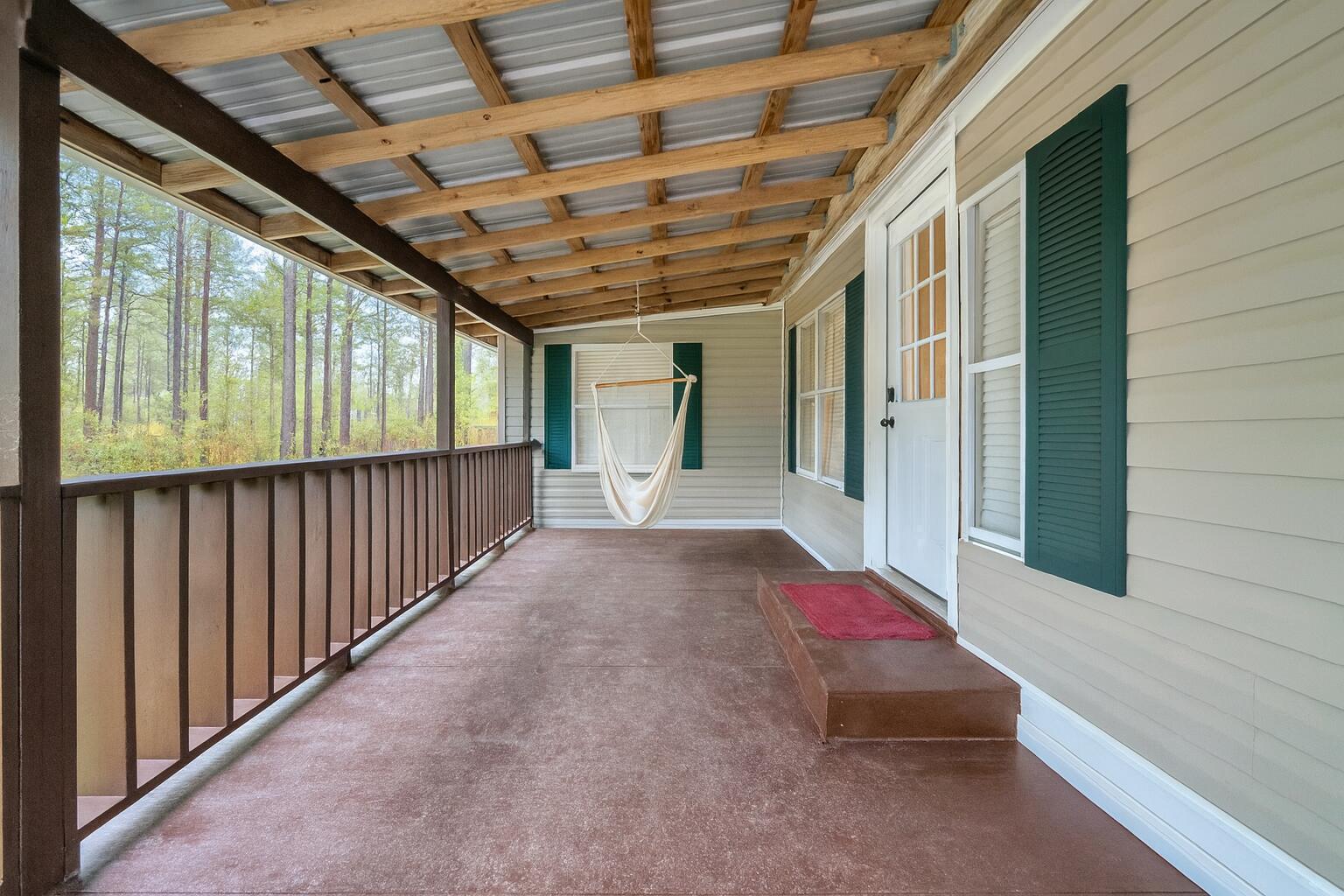 (LOT 6 BLK D MALLET PINES S/D UNREC) DESC AS: COM @ THE NW/C OF SEC 35; E 369.36FT ALONG SEC LINE, - Residential